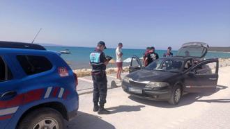 Jandarma, bayram tatili boyunca Saros’taki sahillerde görevdeydi