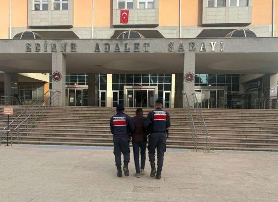 Edirne’de ‘Terör örgütü propagandası yapmak’ suçundan aranan şüpheli, sınırda yakalandı