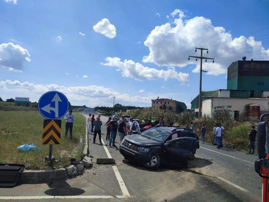 Edirne'de otomobiller çarpıştı: 4 yaralı