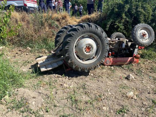 Malatya'da traktör devrildi: 4 yaralı