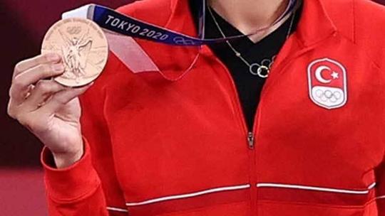 Olimpiyat madalyası kazanmış Türk sporcular
