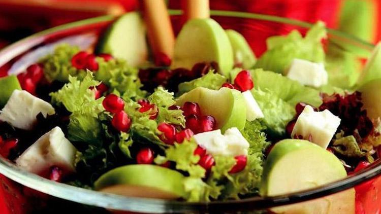 Cilde parlaklık kazandıran ve genç görünmesini sağlayan salata tarifi