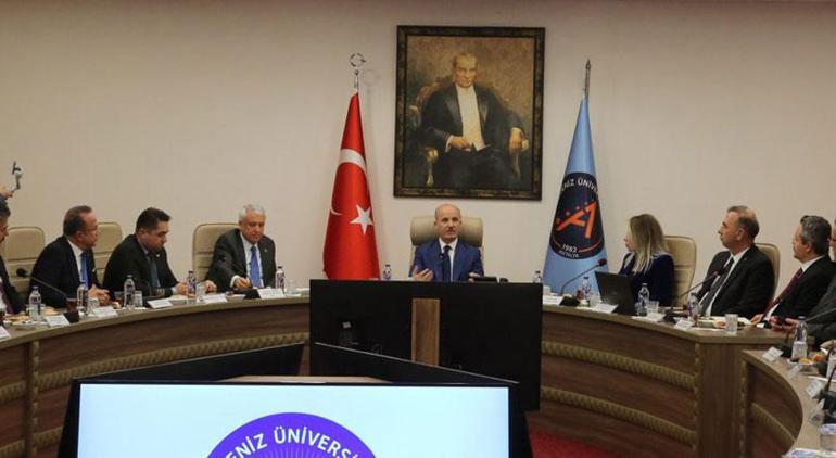 Akdeniz Üniversitesinde YÖK Başkanı Özvar başkanlığında toplantı