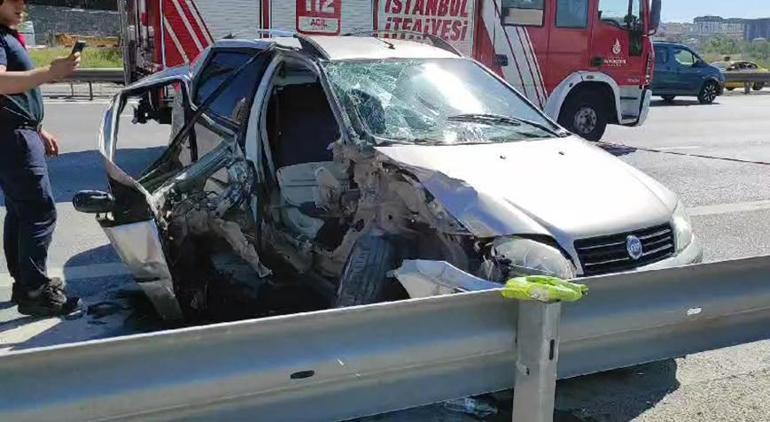 Eyüpsultan TEM Otoyolunda trafik kazası 3 kişi yaralandı