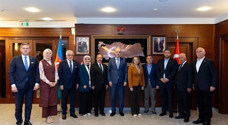 Meclis Başkanı Kurtulmuş, Türkiyenin Bakü Büyükelçiliğini ziyaret etti