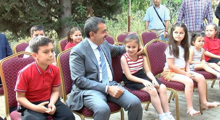 Bakan Tekin İstanbul Çocuk Yazarlar Okulunun açılışını yaptı