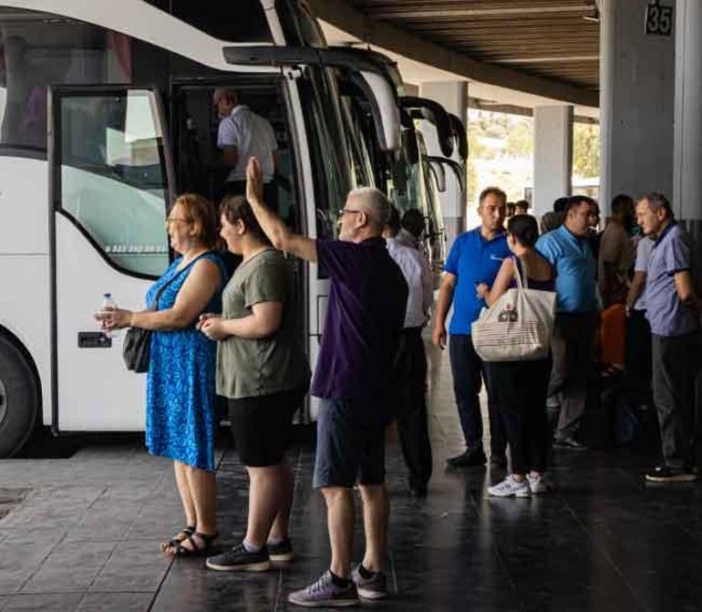 Bayram öncesi hareketlilik başladı Günde bin araç çıkıyor: Otobüs biletleri tükendi
