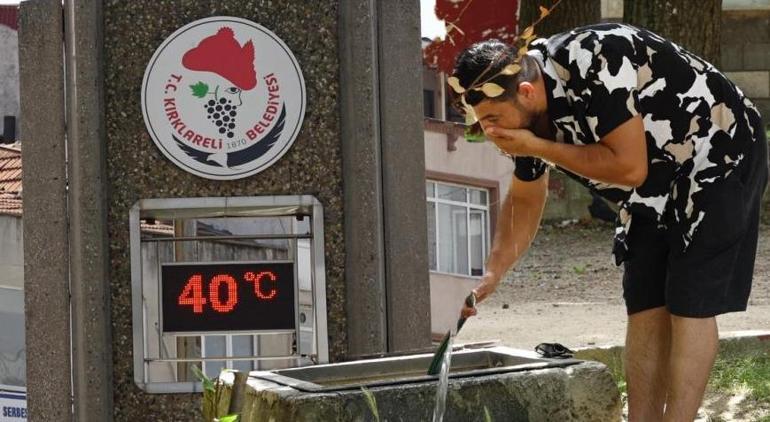 Termometreler 44 dereceyi gösterdi: Rüzgar bile sıcak üflüyor