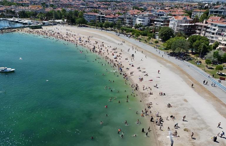 Bayramda İstanbulda kalanlar piknik alanları ve sahillere akın etti