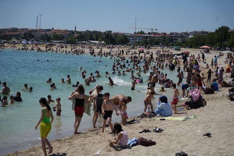 Bayramda İstanbulda kalanlar piknik alanları ve sahillere akın etti