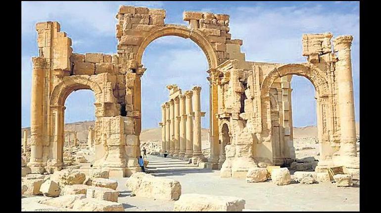 Çölün binlerce yıllık efsane şehri: Palmira