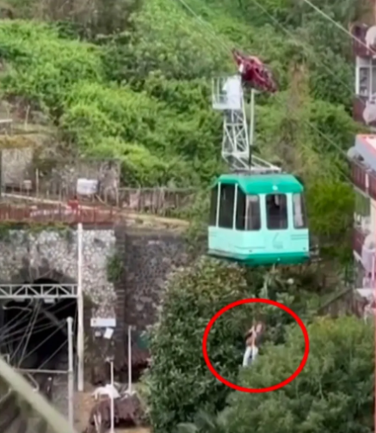 İtalya’da teleferik faciası Tel koptu, kabin düştü: 4 ölü
