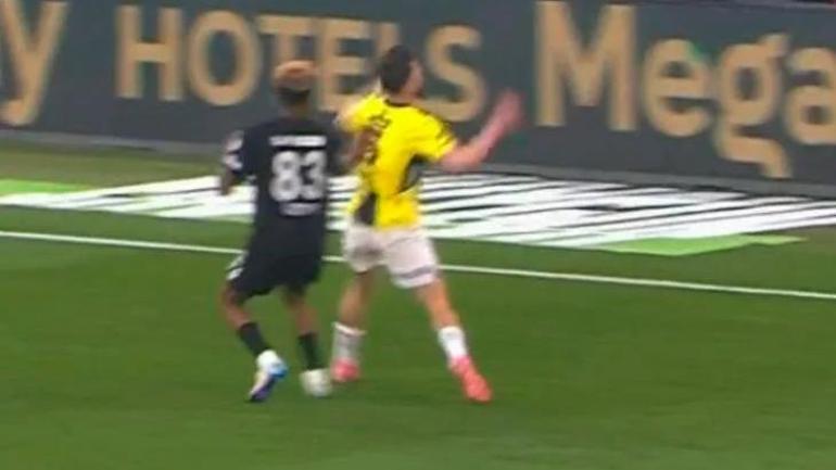 Fenerbahçe - Beşiktaş derbisinde En Nesyrinin pozisyonu penaltı mı Eski hakemler cevapladı