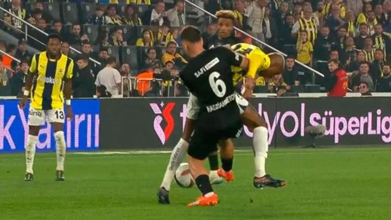 Fenerbahçe - Beşiktaş derbisinde En Nesyrinin pozisyonu penaltı mı Eski hakemler cevapladı